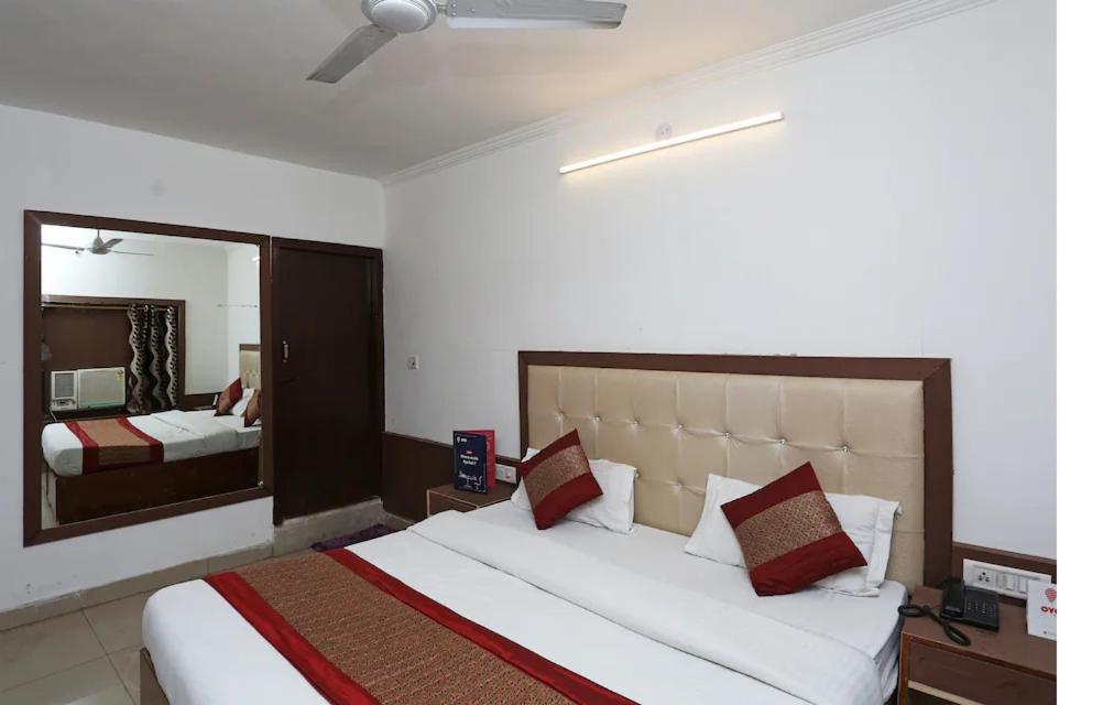 Vishal Hotel By Comfort Rooms Nova Deli Exterior foto