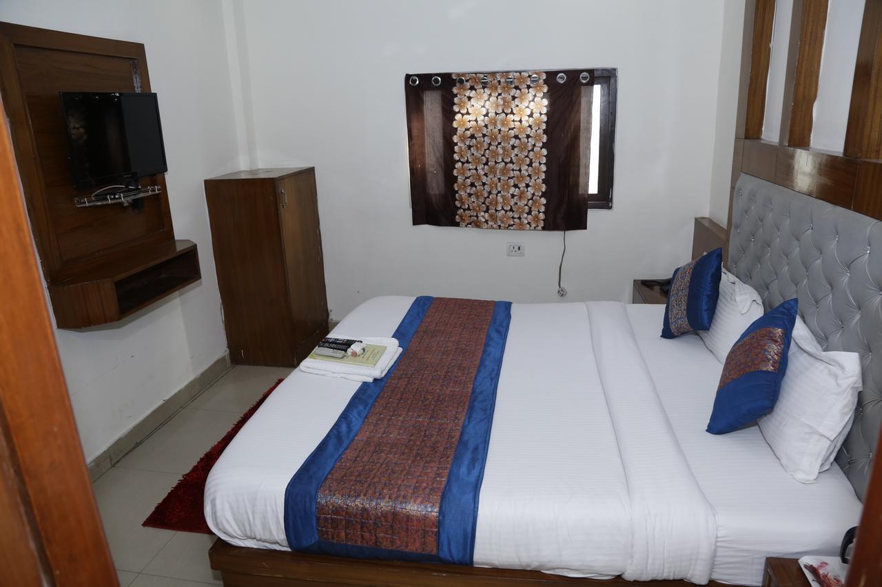 Vishal Hotel By Comfort Rooms Nova Deli Exterior foto