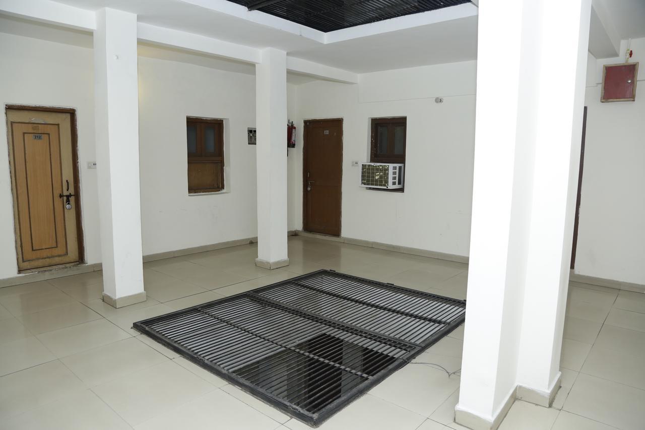 Vishal Hotel By Comfort Rooms Nova Deli Exterior foto