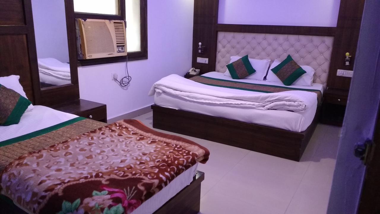 Vishal Hotel By Comfort Rooms Nova Deli Exterior foto